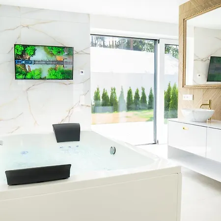 Penthouse Mini S Privatnou Virivou Vanou *