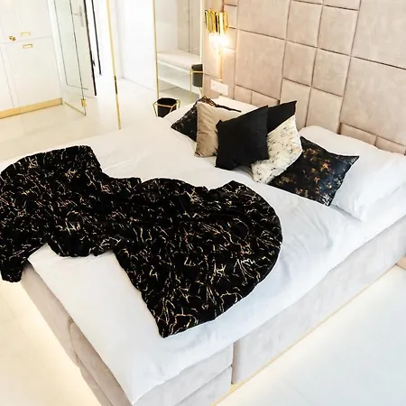 Penthouse Mini S Privatnou Virivou Vanou شقة Trstená